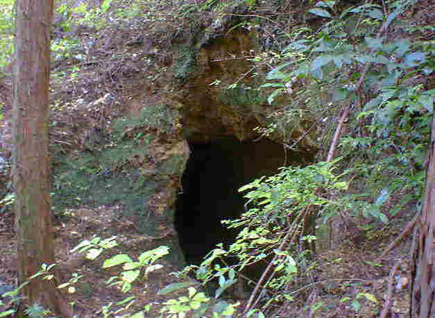 山の穴２